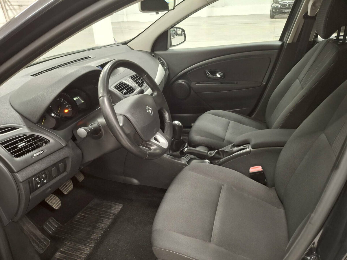 Renault Fluence с пробегом — 2012 год. Фото: #15