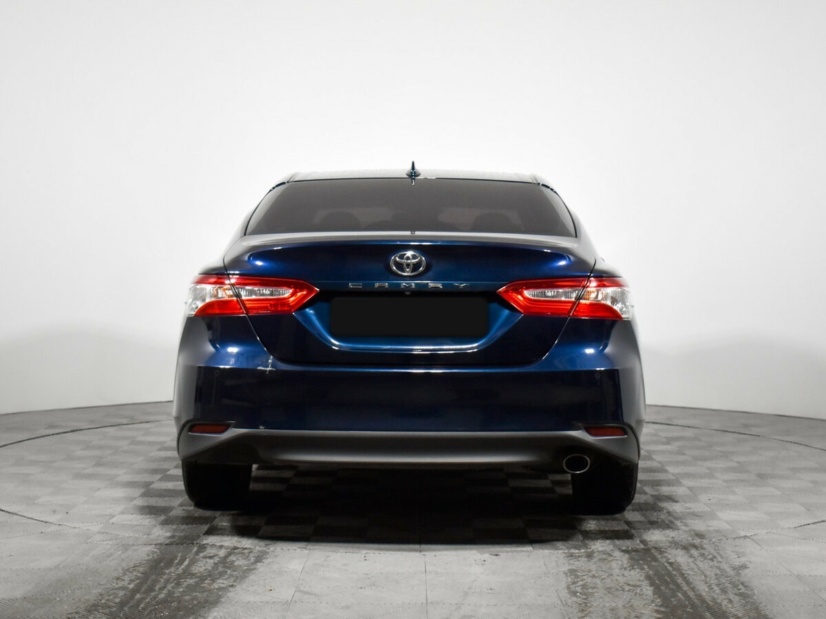 Toyota Camry с пробегом — 2018 год. Фото: #4