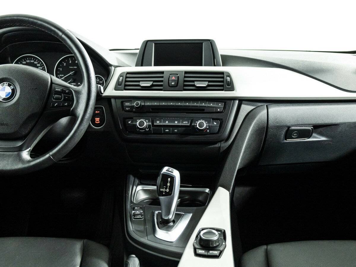 BMW 3 серии с пробегом — 2015 год. Фото: #13