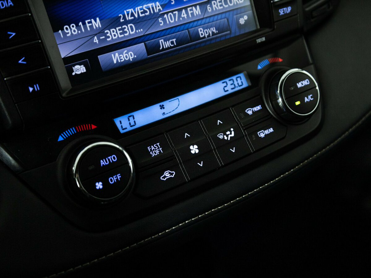 Toyota RAV4 с пробегом — 2018 год. Фото: #14