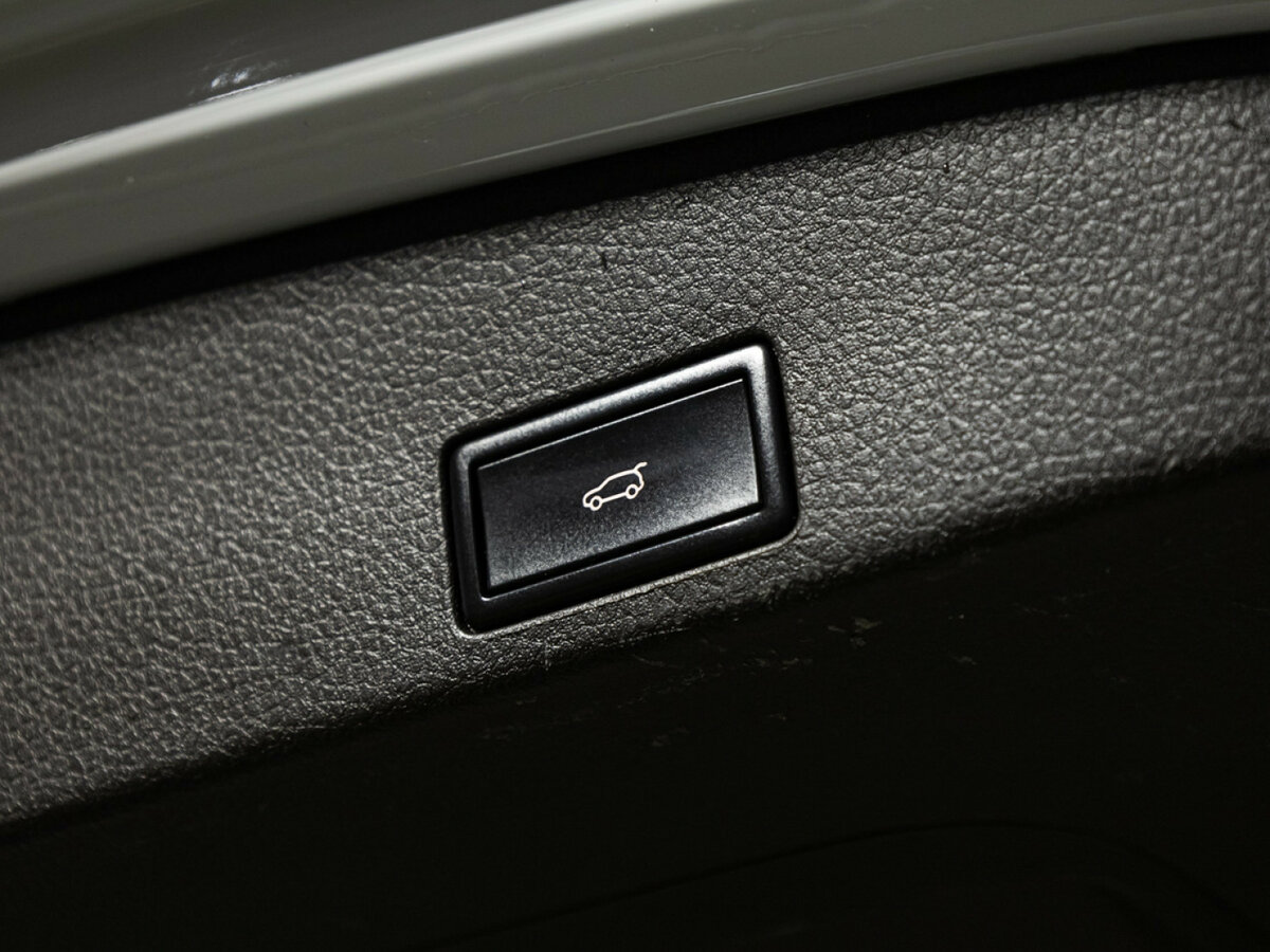 Volkswagen Touareg с пробегом — 2013 год. Фото: #22