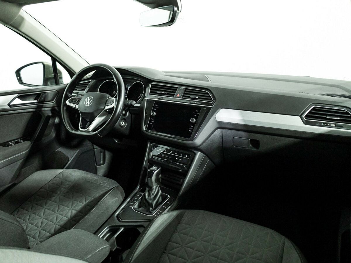 Volkswagen Tiguan с пробегом — 2021 год. Фото: #8