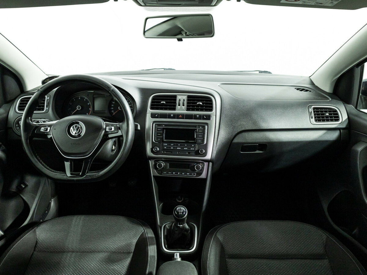 Volkswagen Polo с пробегом — 2016 год. Фото: #12