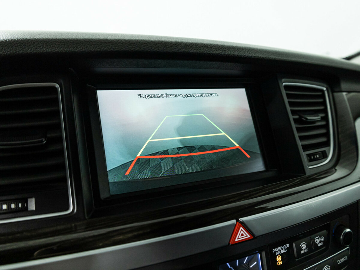 Hyundai Genesis с пробегом — 2015 год. Фото: #17