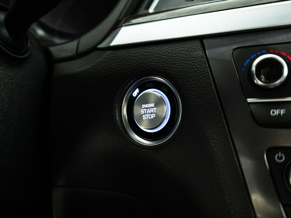 Hyundai Genesis с пробегом — 2015 год. Фото: #23