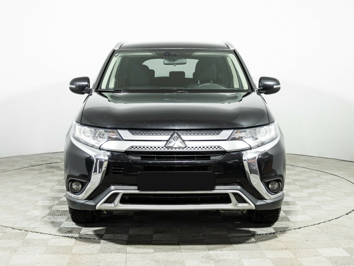 Mitsubishi Outlander с пробегом — 2018 год. Фото: #1