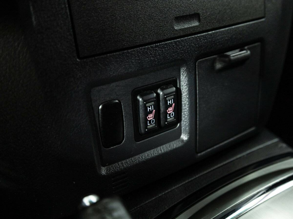 Mitsubishi Pajero с пробегом — 2015 год. Фото: #16