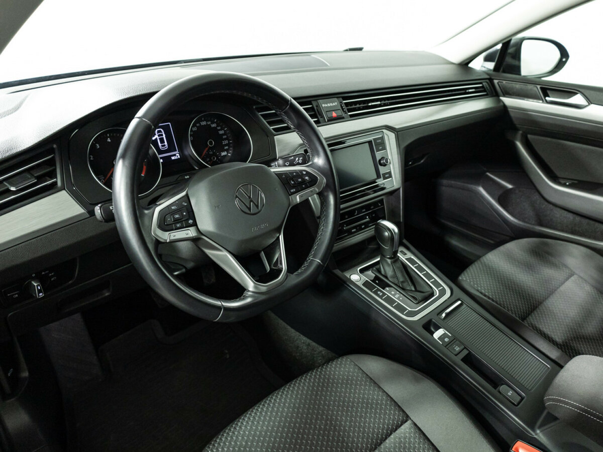 Volkswagen Passat с пробегом — 2021 год. Фото: #10