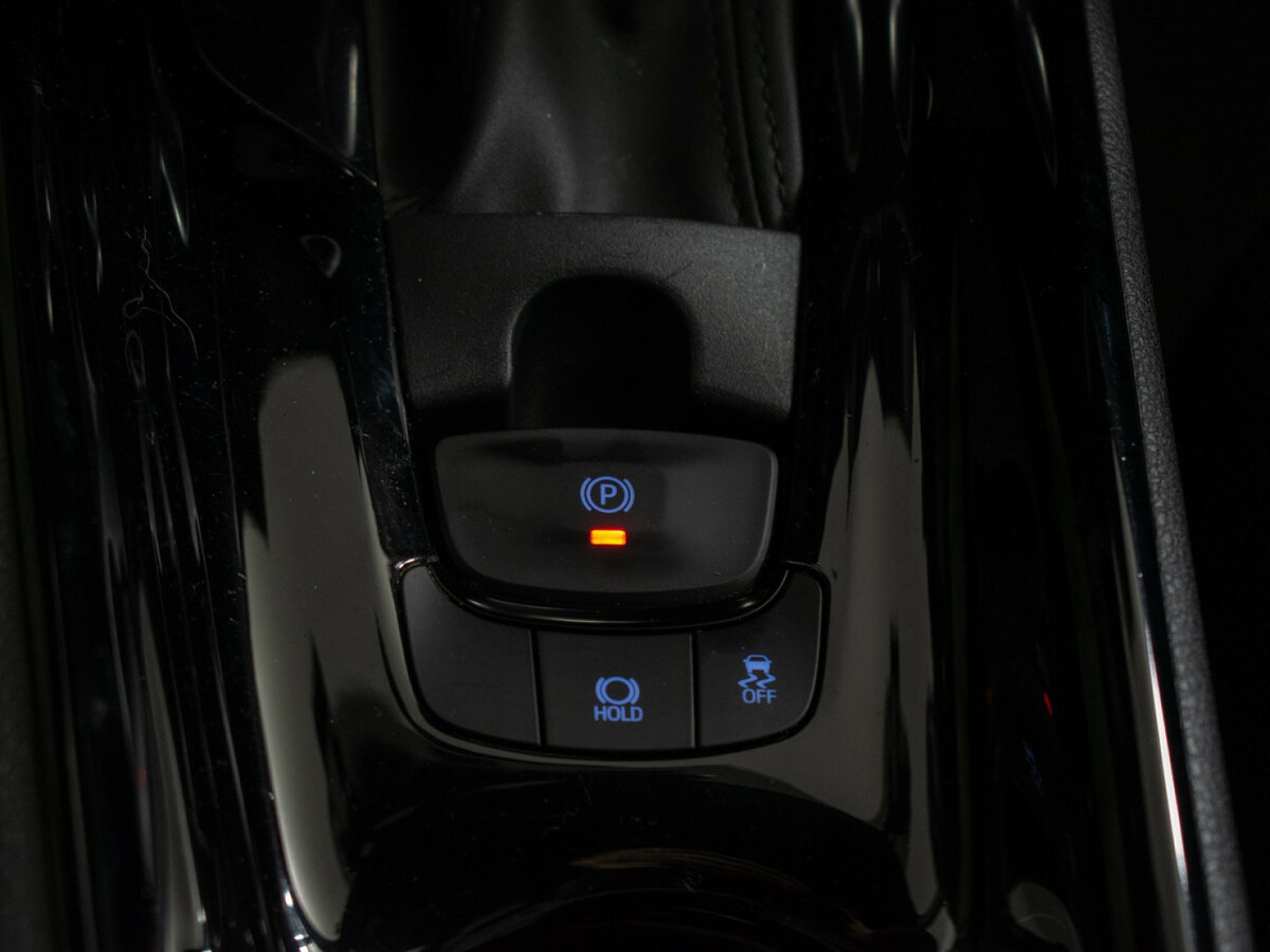 Toyota C-HR с пробегом — 2020 год. Фото: #15