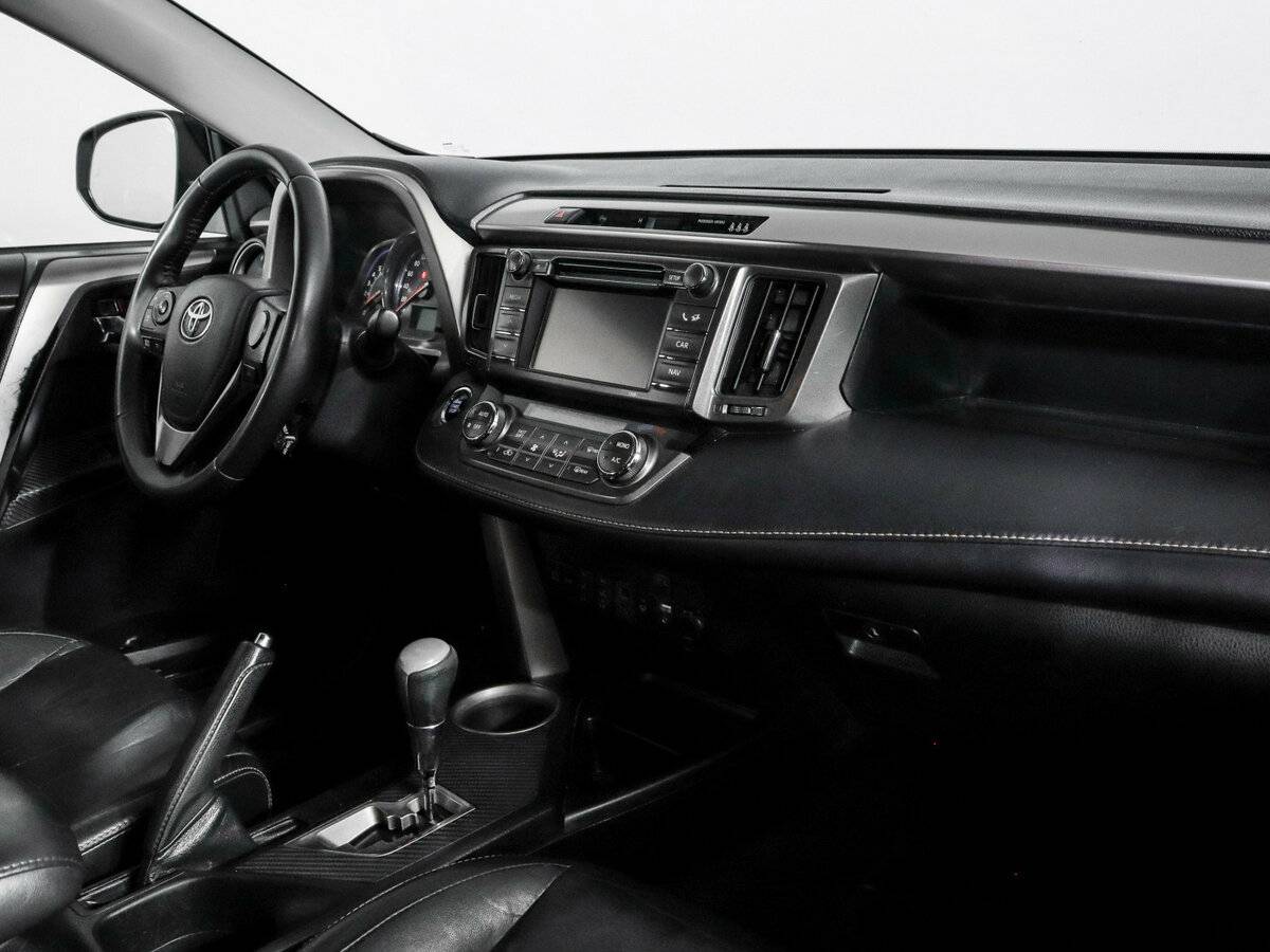Toyota RAV4 с пробегом — 2013 год. Фото: #8