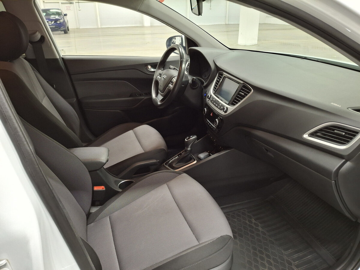 Hyundai Solaris с пробегом — 2017 год. Фото: #10