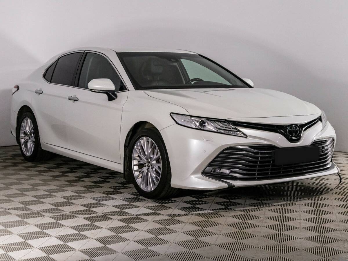 Toyota Camry с пробегом — 2019 год. Фото: #2