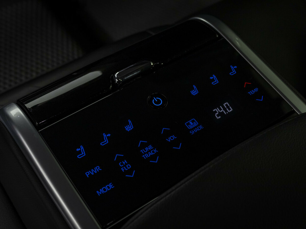 Toyota Camry с пробегом — 2018 год. Фото: #16