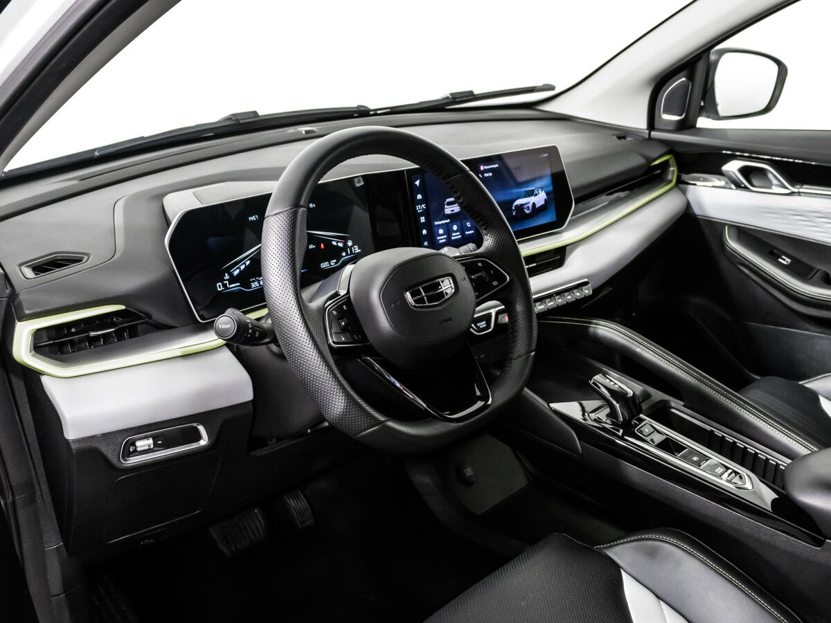 Geely Coolray с пробегом — 2023 год. Фото: #9