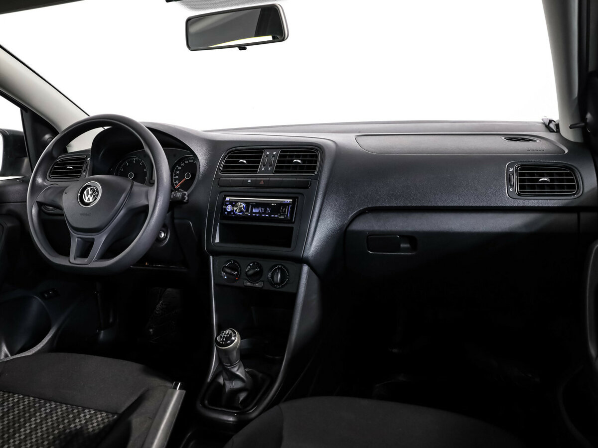 Volkswagen Polo с пробегом — 2018 год. Фото: #6