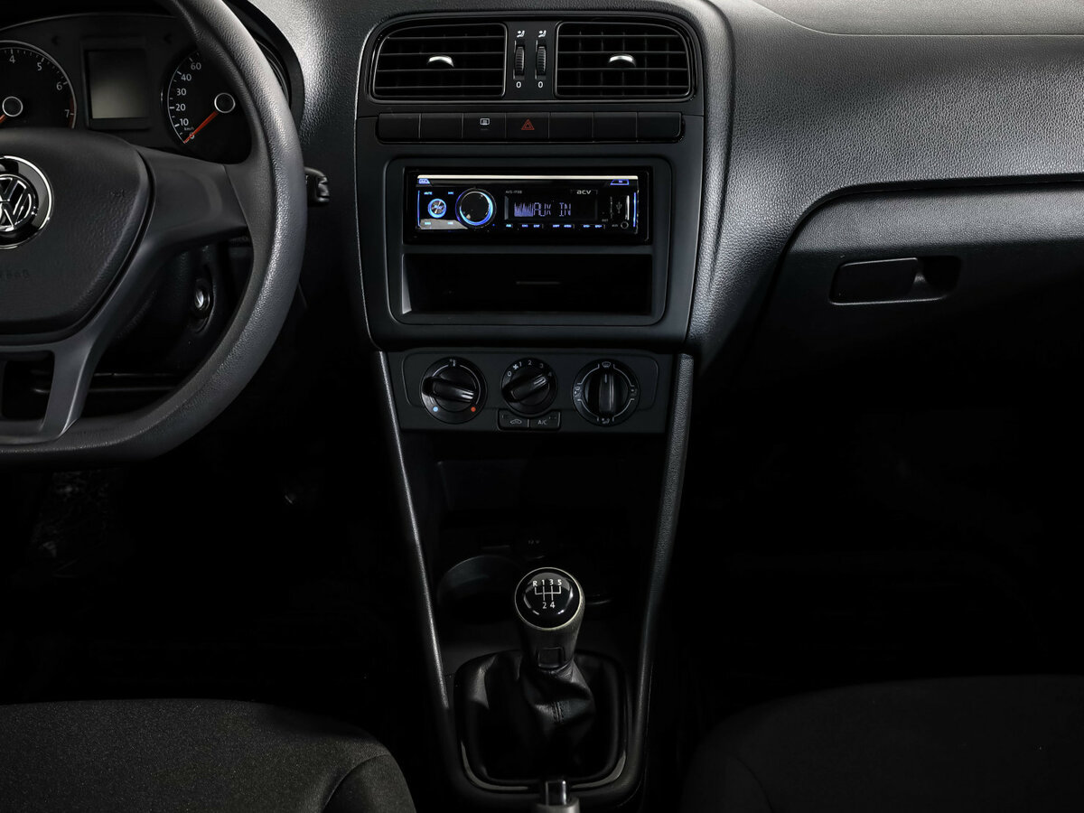 Volkswagen Polo с пробегом — 2018 год. Фото: #9