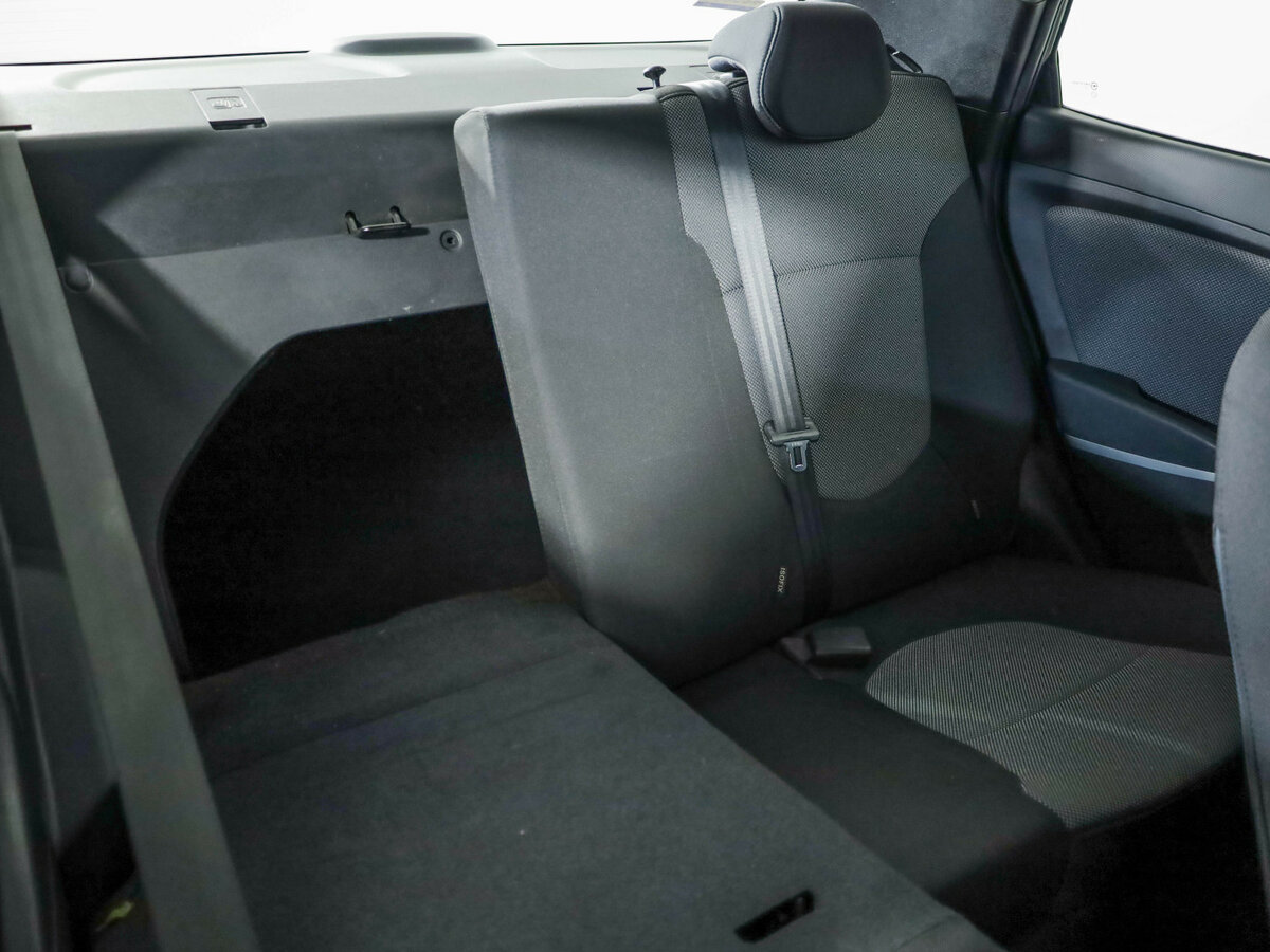 Hyundai Solaris с пробегом — 2013 год. Фото: #25