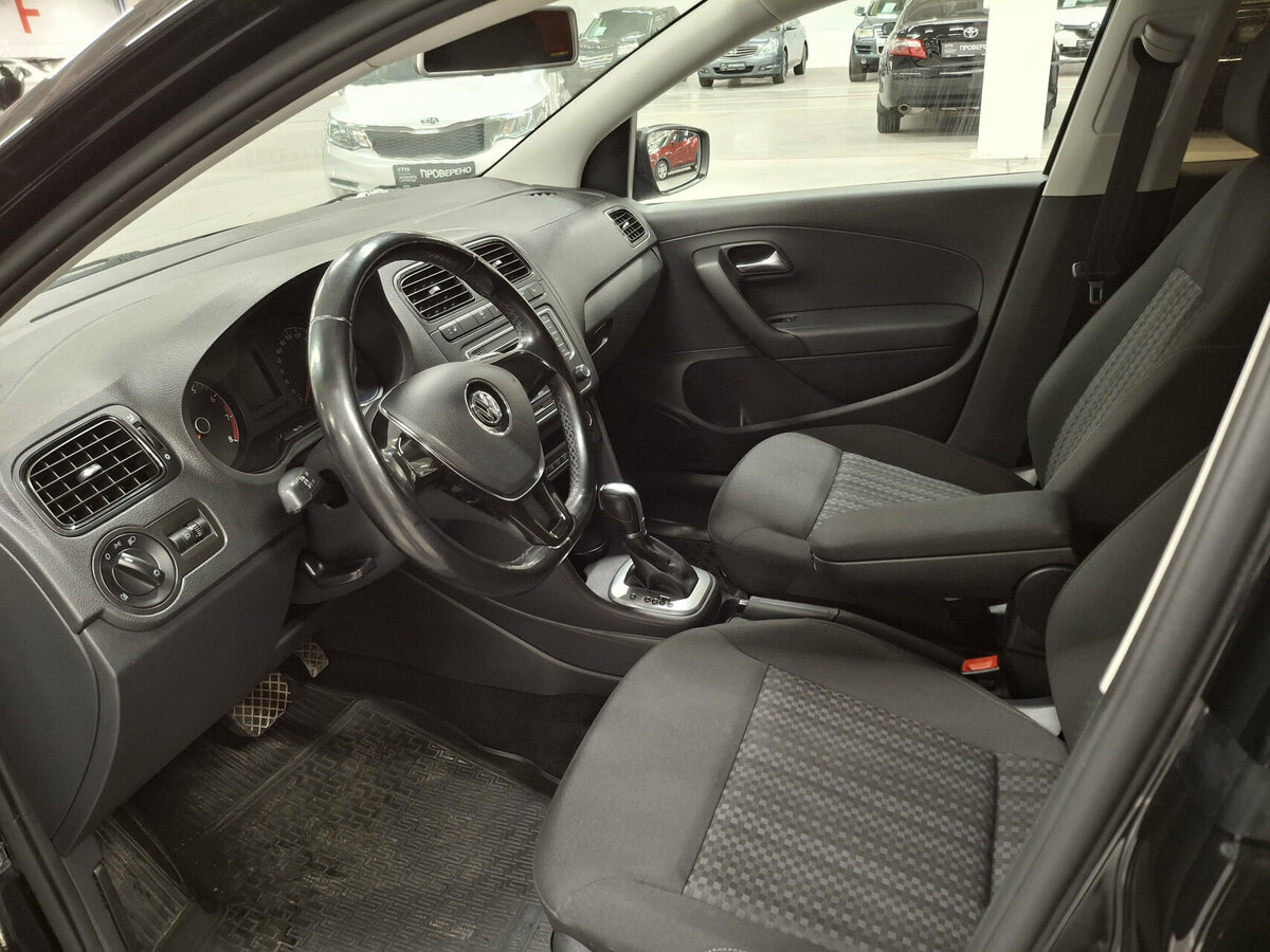 Volkswagen Polo с пробегом — 2017 год. Фото: #15