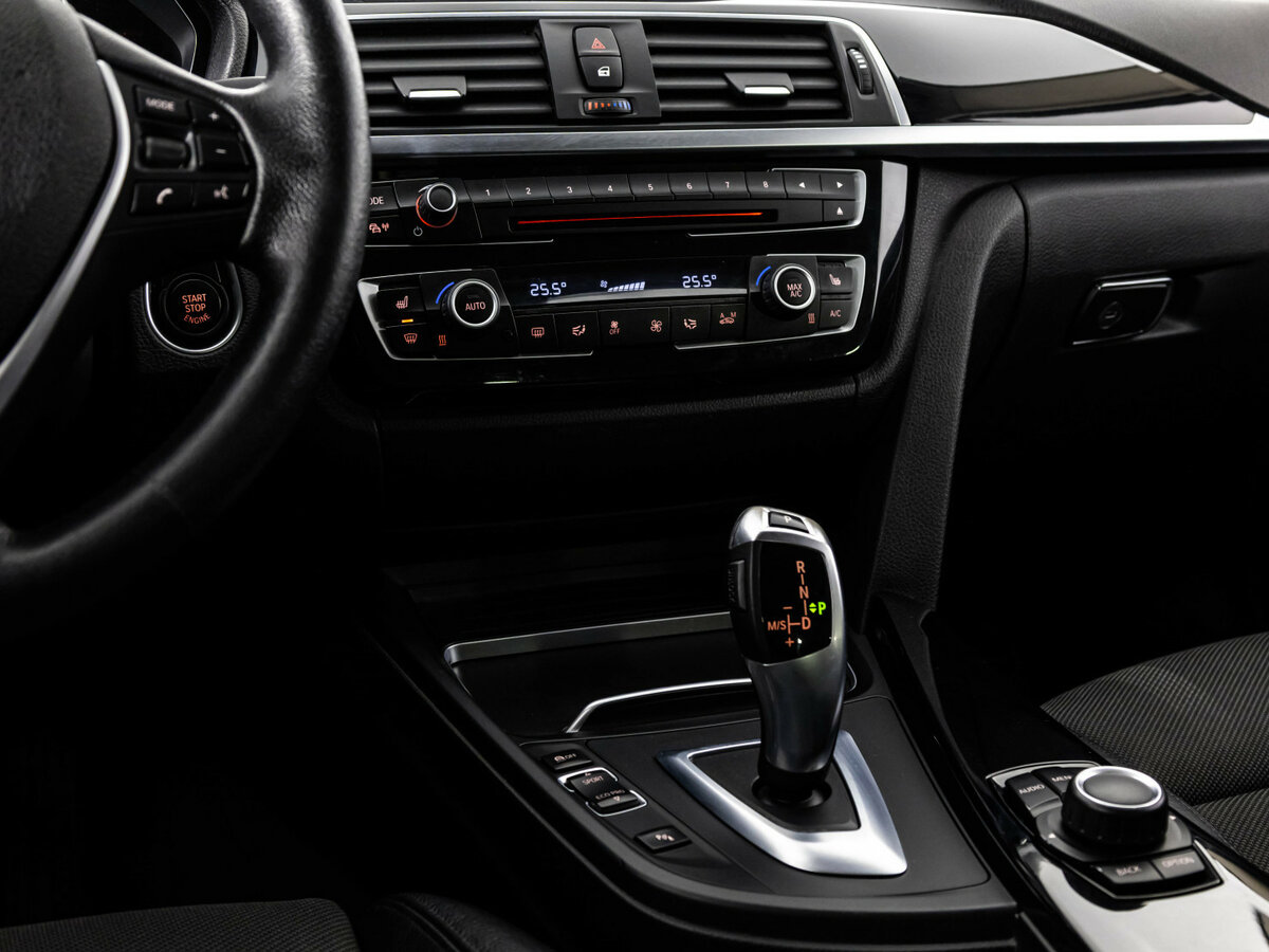 BMW 3 серии с пробегом — 2016 год. Фото: #9