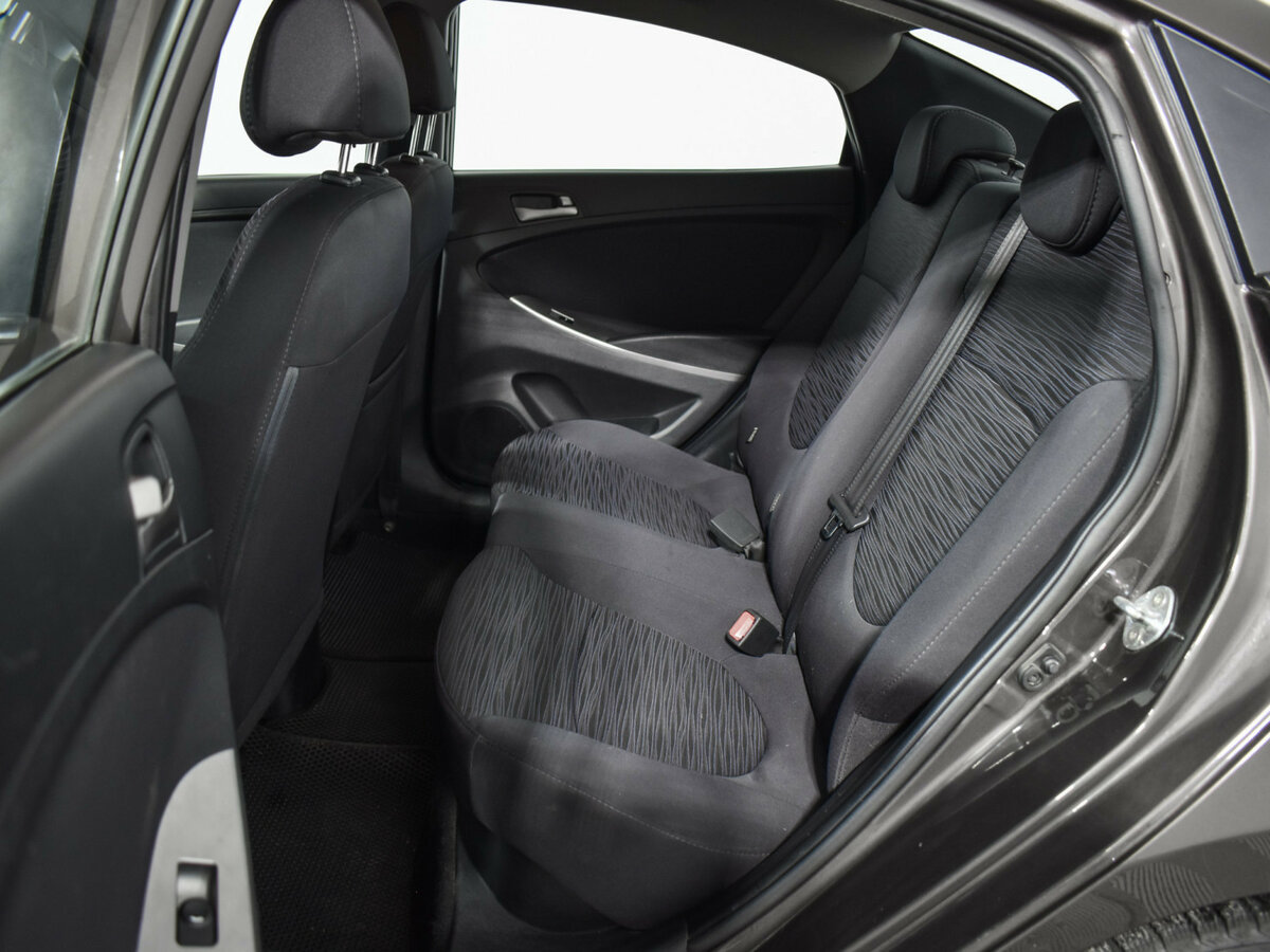 Hyundai Solaris с пробегом — 2016 год. Фото: #10