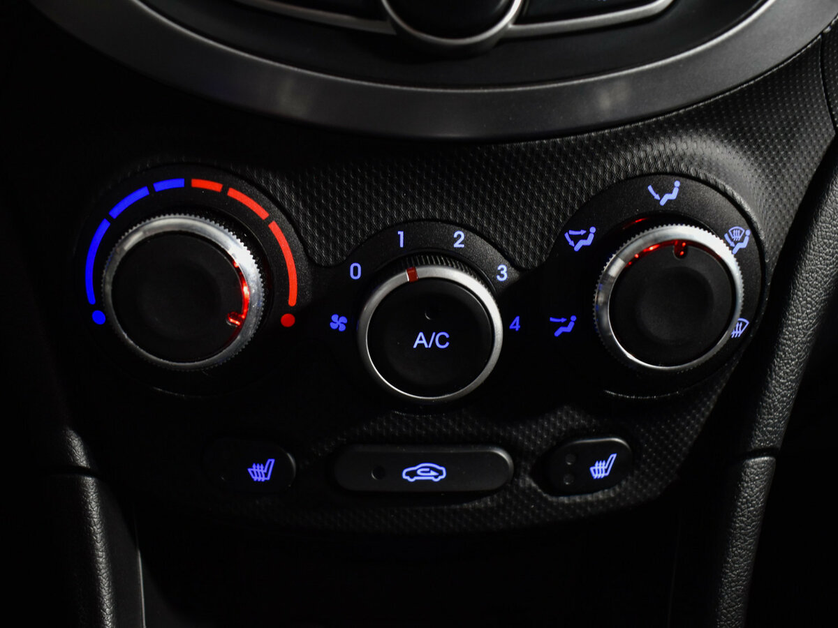 Hyundai Solaris с пробегом — 2014 год. Фото: #15