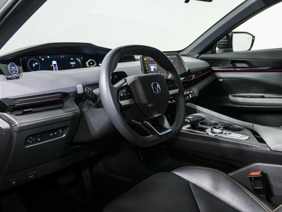 Changan UNI-V с пробегом — 2023 год. Фото: #10