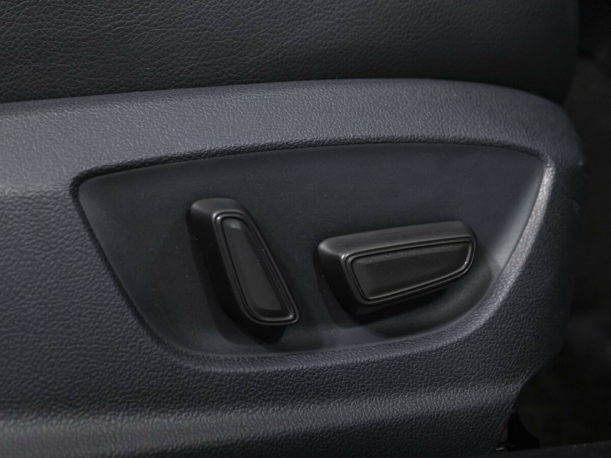 Toyota Camry с пробегом — 2019 год. Фото: #16