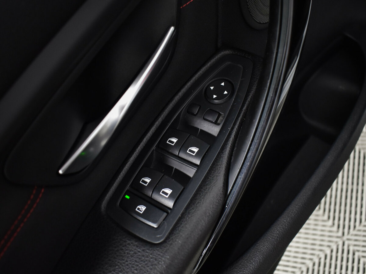 BMW 3 серии с пробегом — 2012 год. Фото: #16