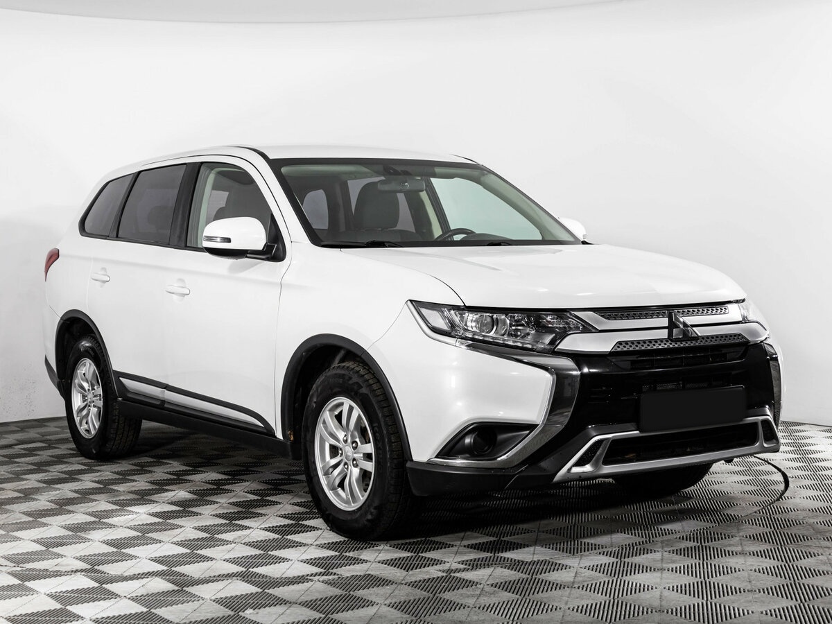 Mitsubishi Outlander с пробегом — 2018 год. Фото: #2
