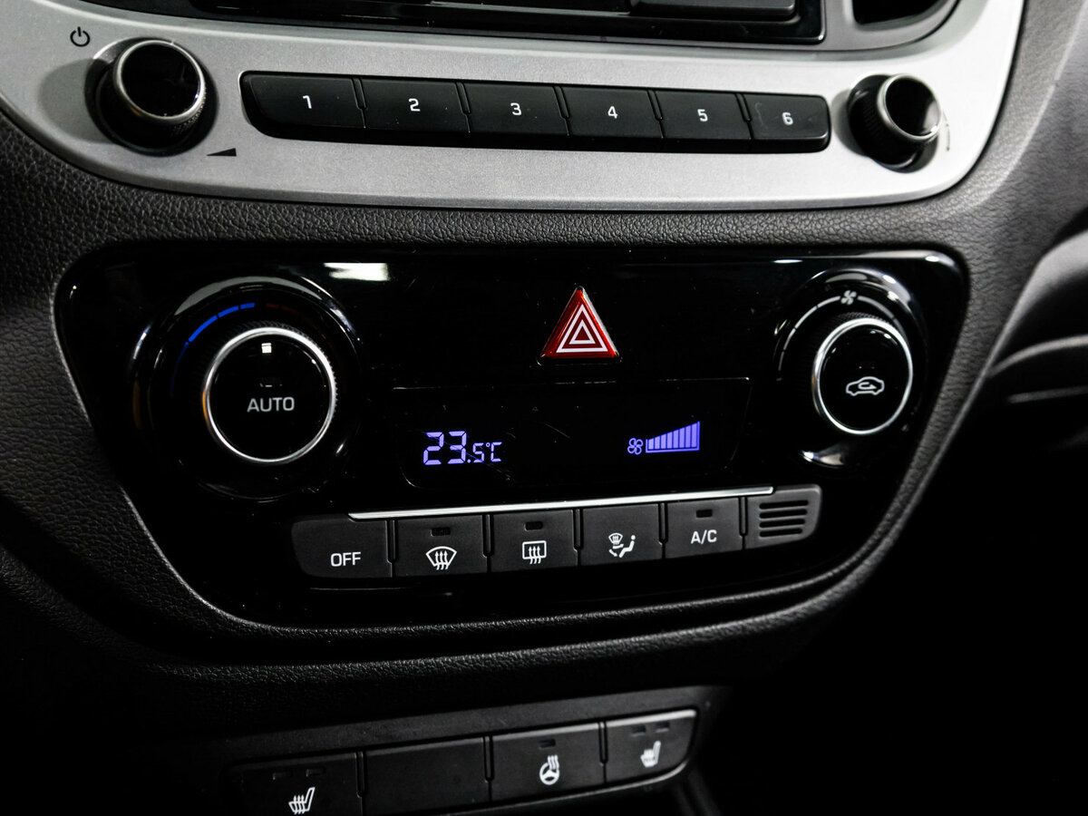 Hyundai Solaris с пробегом — 2017 год. Фото: #12