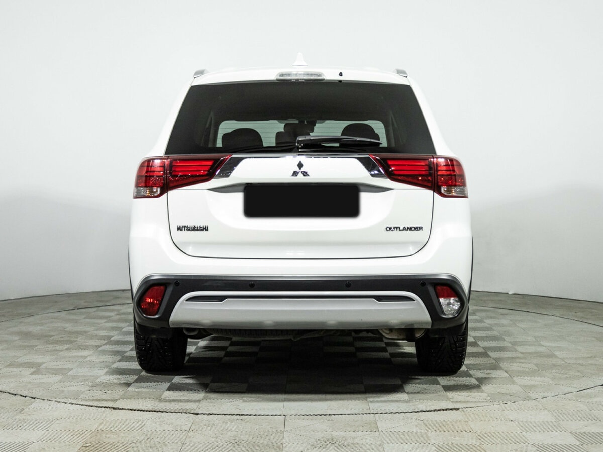 Mitsubishi Outlander с пробегом — 2018 год. Фото: #4