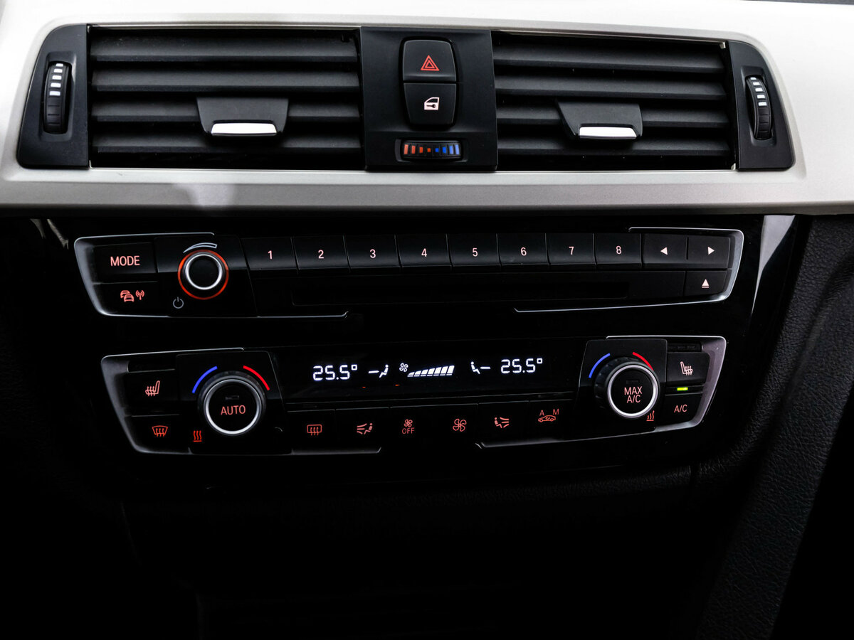 BMW 3 серии с пробегом — 2016 год. Фото: #11