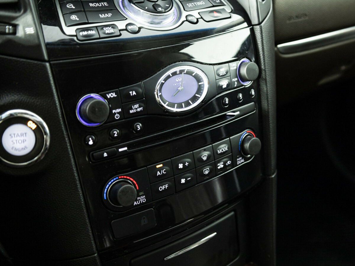 Infiniti FX с пробегом — 2012 год. Фото: #18