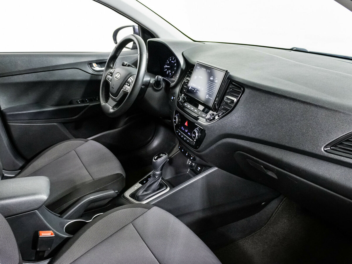 Hyundai Solaris с пробегом — 2021 год. Фото: #6