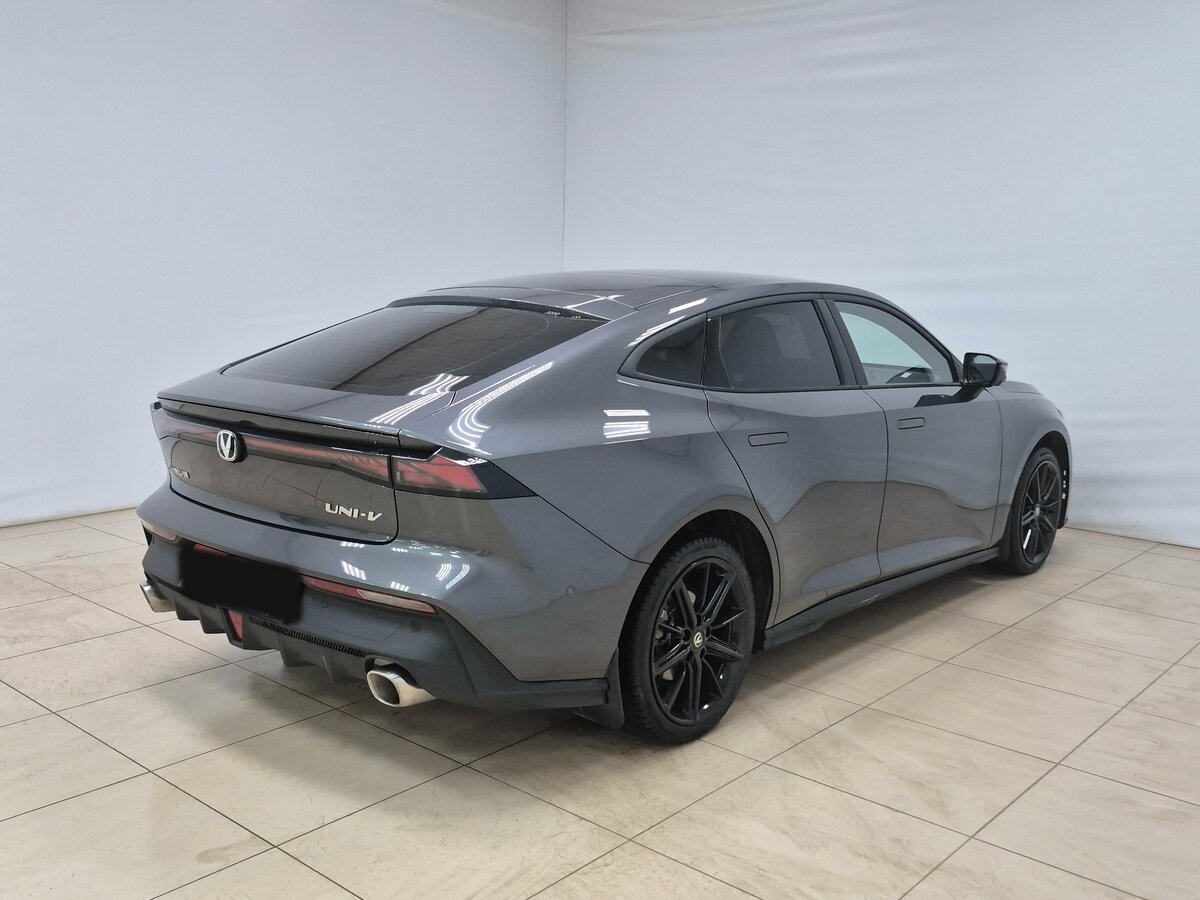 Changan UNI-V с пробегом — 2024 год. Фото: #3