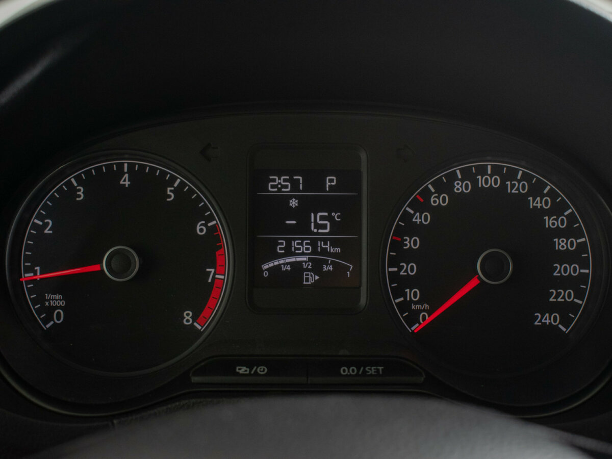 Volkswagen Polo с пробегом — 2016 год. Фото: #11