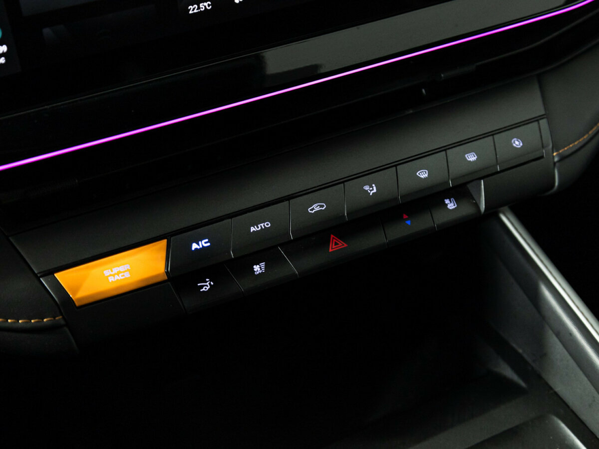 Changan UNI-V с пробегом — 2024 год. Фото: #18