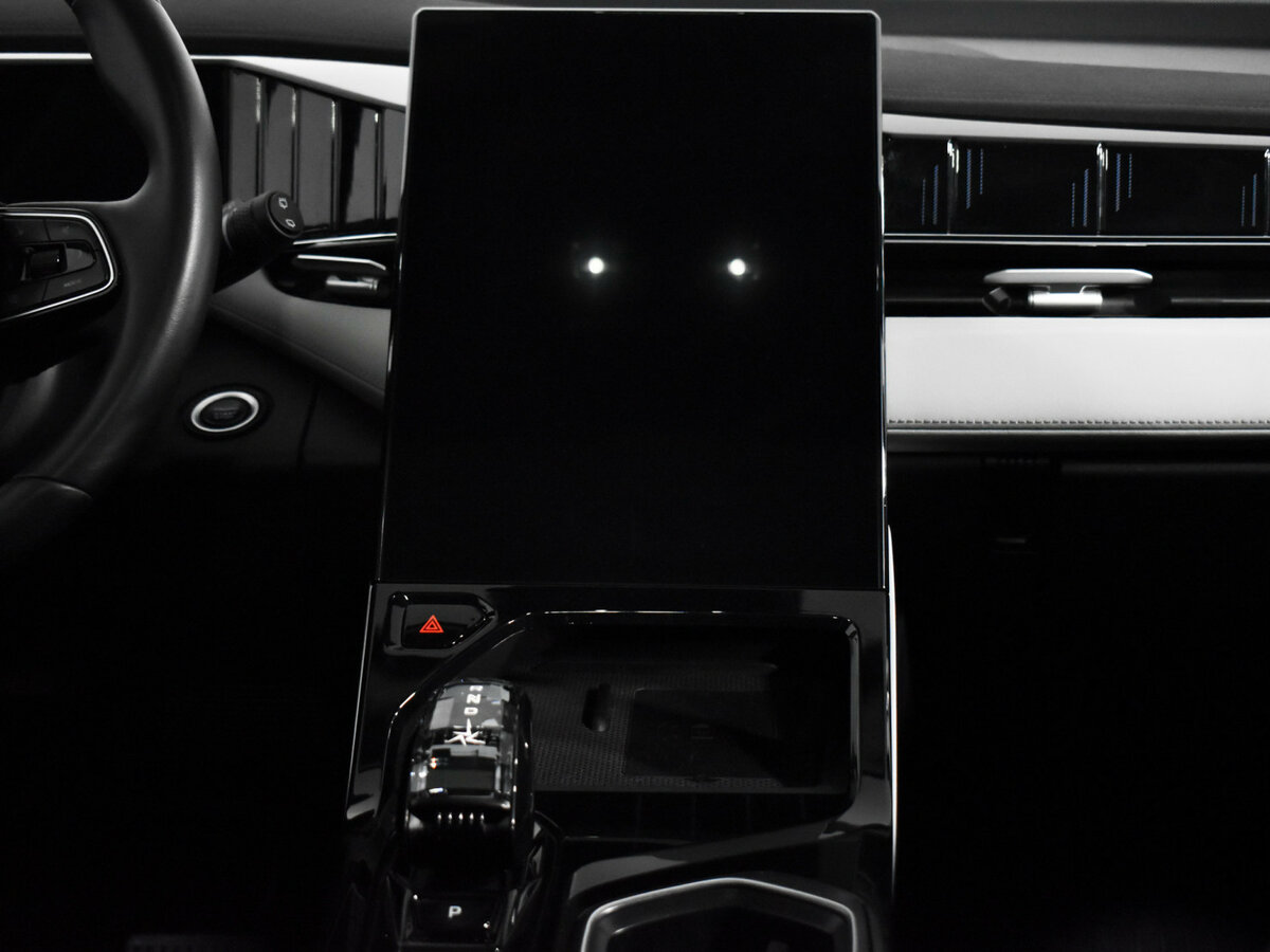 Geely Atlas с пробегом — 2024 год. Фото: #12