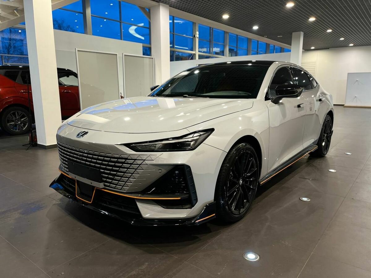 Changan UNI-V с пробегом — 2023 год. Фото: #5