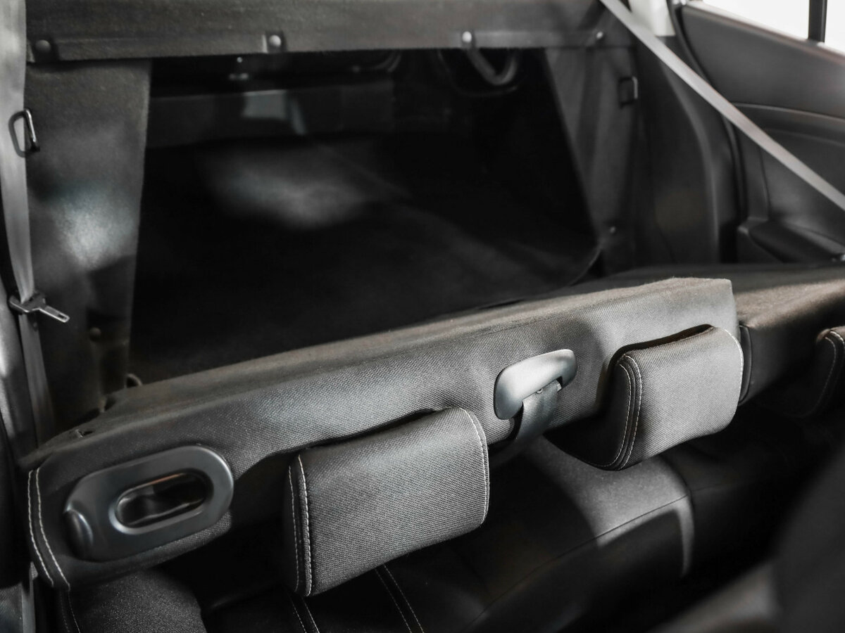 Renault Fluence с пробегом — 2014 год. Фото: #22