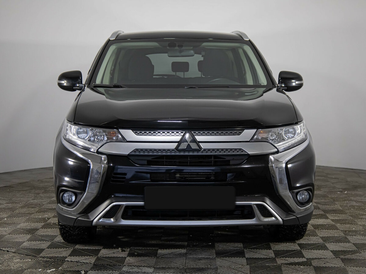 Mitsubishi Outlander с пробегом — 2020 год. Фото: #1
