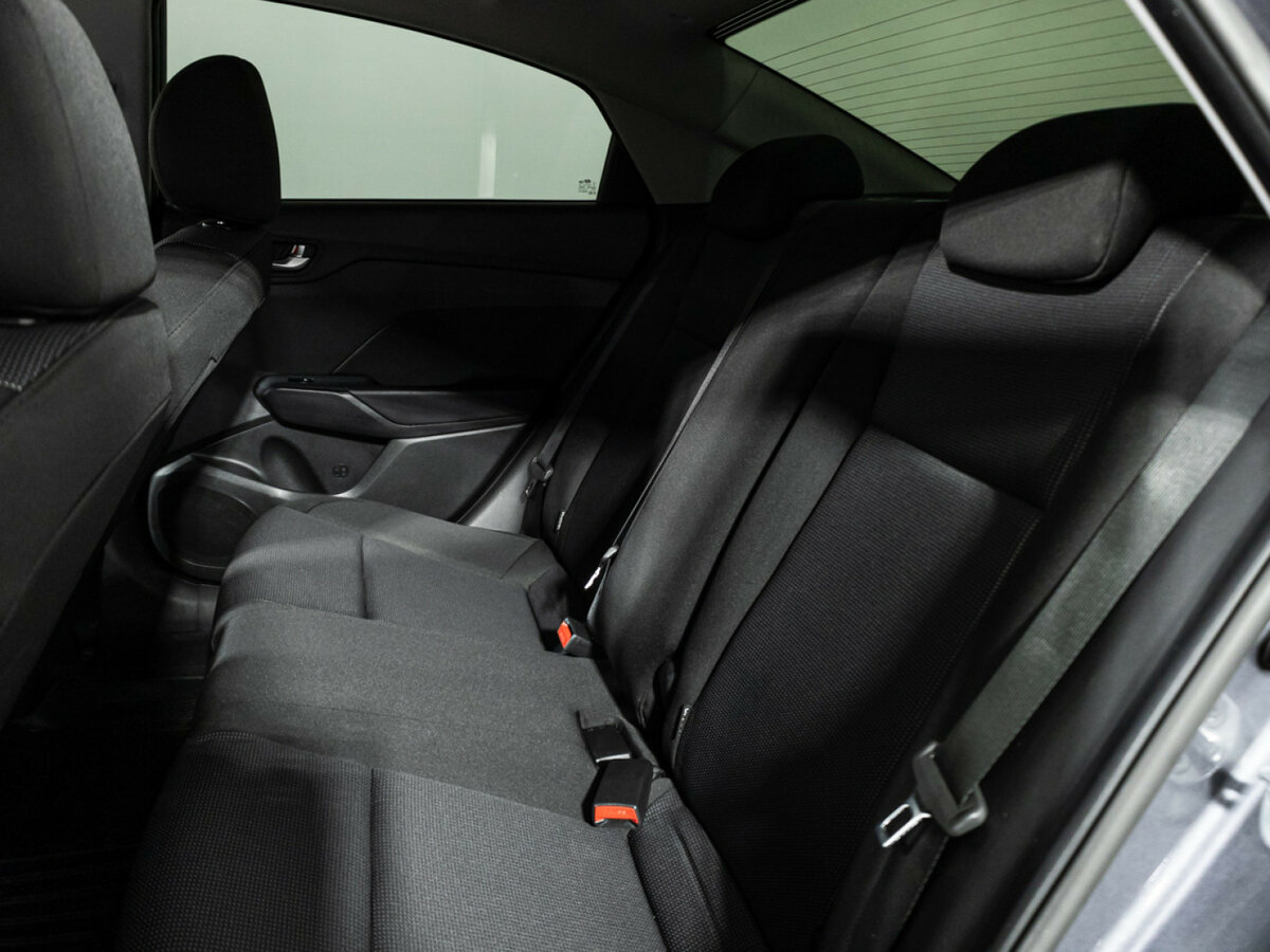 Hyundai Solaris с пробегом — 2021 год. Фото: #9