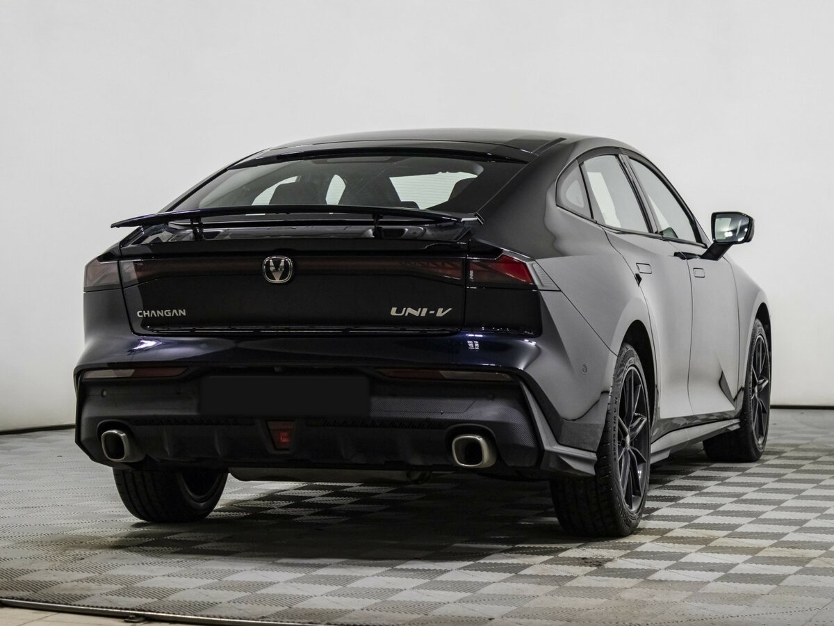 Changan UNI-V с пробегом — 2024 год. Фото: #3