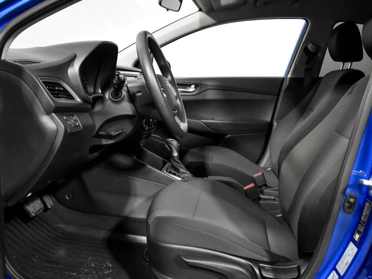 Hyundai Solaris с пробегом — 2020 год. Фото: #9