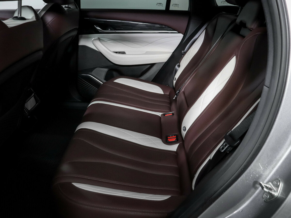 Geely Monjaro с пробегом — 2023 год. Фото: #9