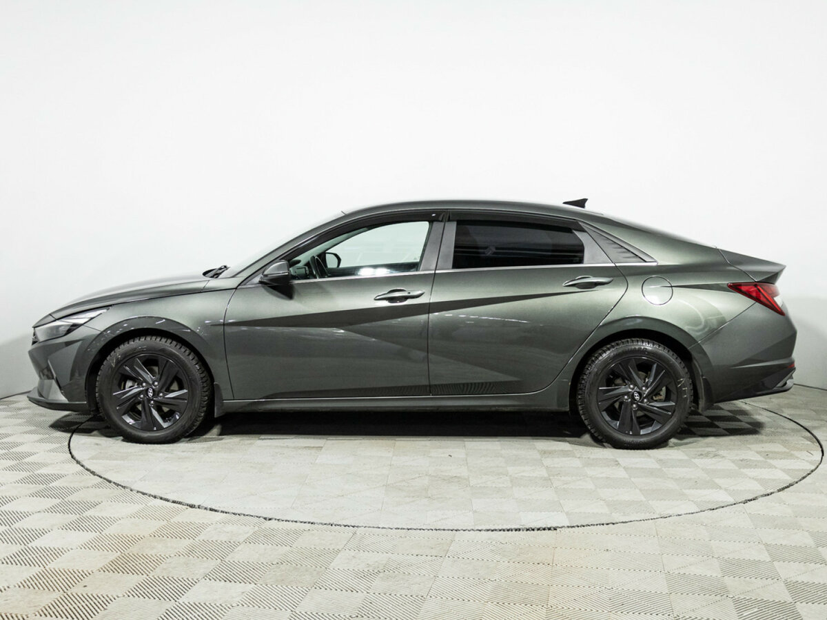 Hyundai Elantra с пробегом — 2022 год. Фото: #7