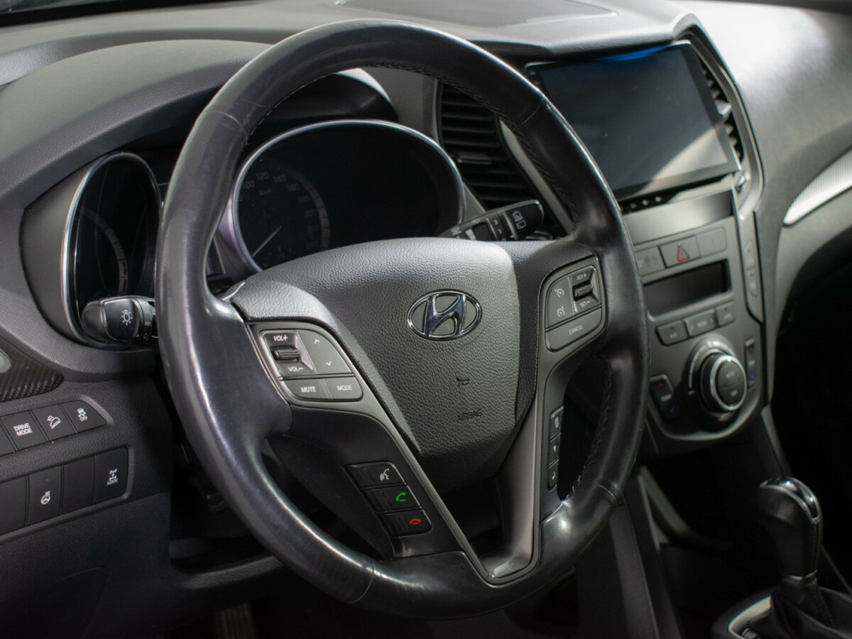 Hyundai Santa Fe с пробегом — 2017 год. Фото: #12