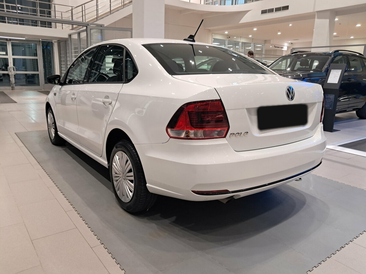 Volkswagen Polo с пробегом — 2017 год. Фото: #6