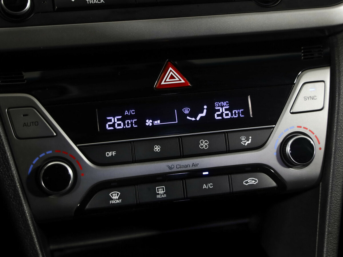 Hyundai Elantra с пробегом — 2016 год. Фото: #10