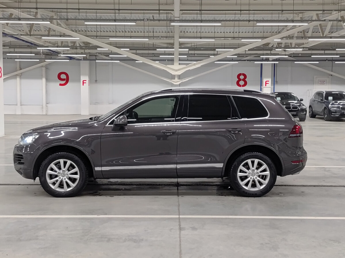 Volkswagen Touareg с пробегом — 2012 год. Фото: #7
